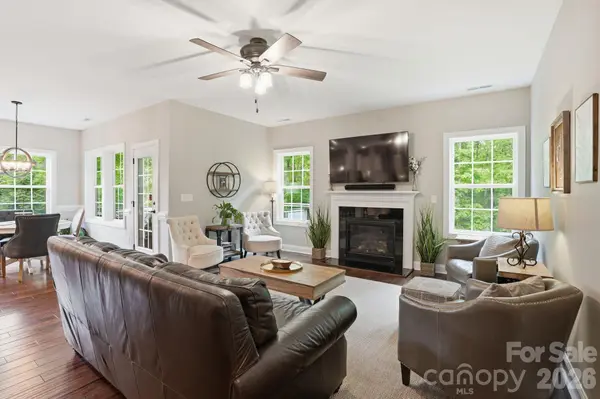 588 Highland Ridge PT, Clover, SC 29710