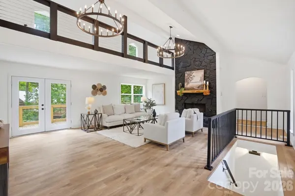 7015 Chelsea Day LN, Tega Cay, SC 29708