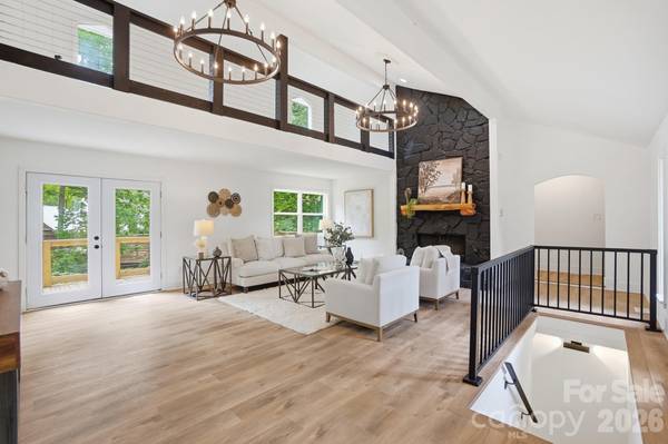 7015 Chelsea Day LN, Tega Cay, SC 29708