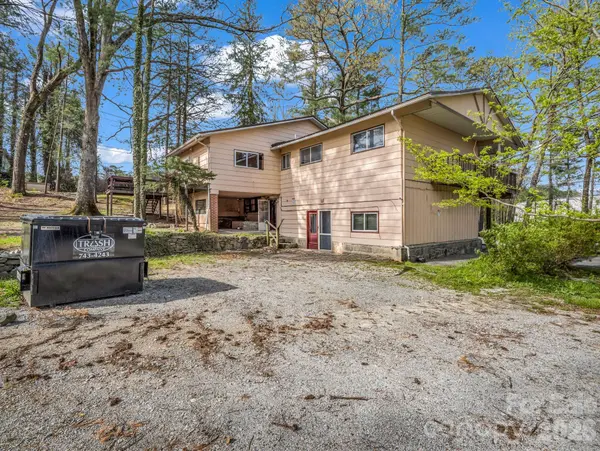 76 Adeles WAY, Hendersonville, NC 28792