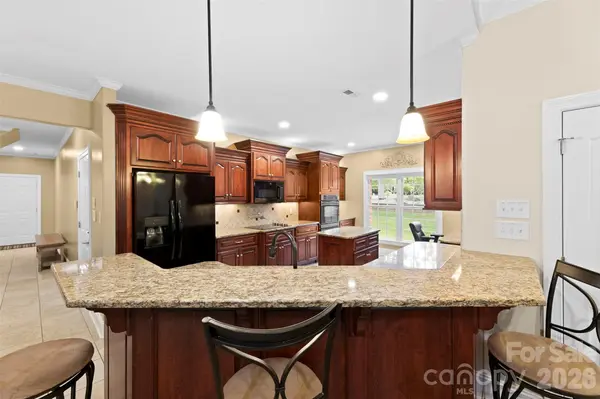5424 Old Town LN, Gastonia, NC 28056