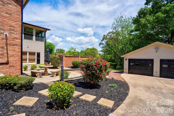 176 Knollwood DR, Forest City, NC 28043