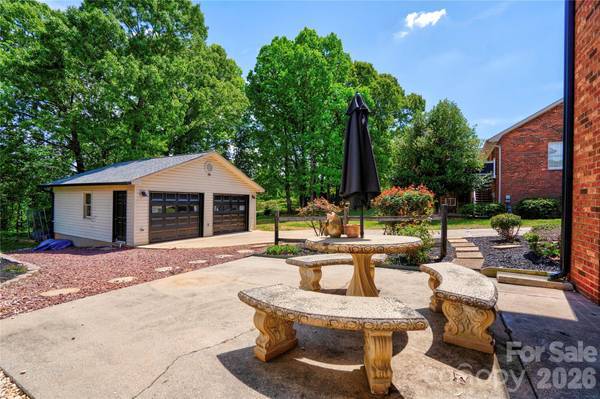 176 Knollwood DR, Forest City, NC 28043