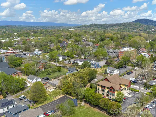 9999 Clayton ST, Asheville, NC 28801
