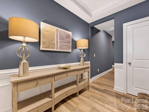 2314 Creekmere LN, Charlotte, NC 28262