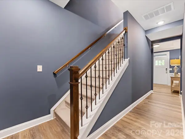 2314 Creekmere LN, Charlotte, NC 28262