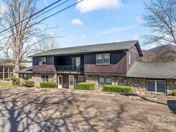 71 Maple ST, Clyde, NC 28721