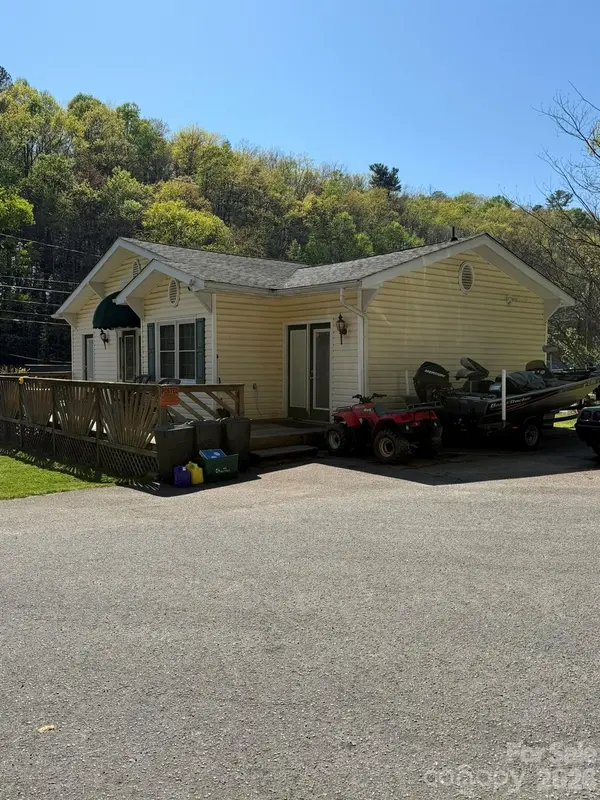 880 N Main ST, Marion, NC 28752