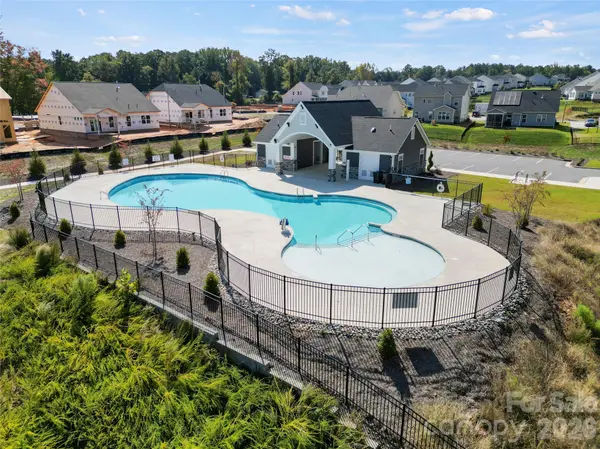 4233 Vista Pine DR, Charlotte, NC 28215