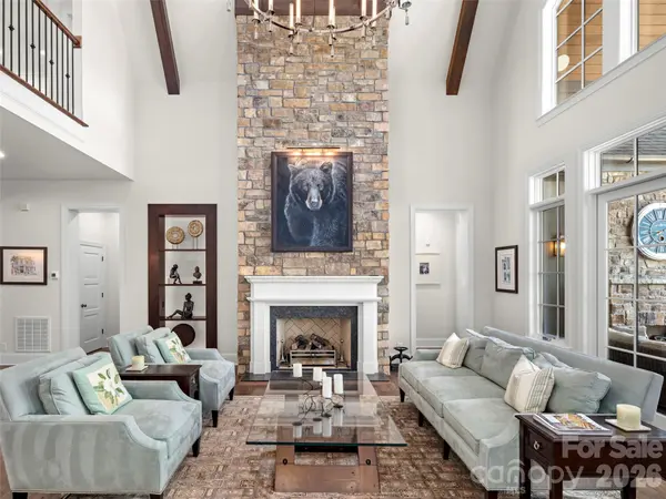 1925 White Tree TRL, Arden, NC 28704