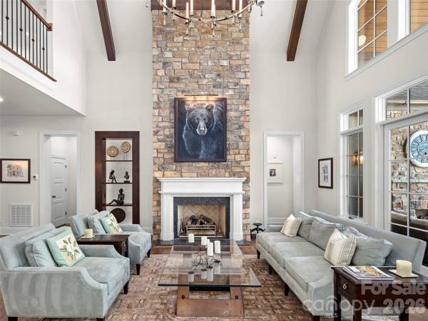 1925 White Tree TRL, Arden, NC 28704