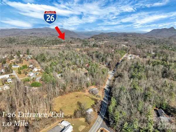 283 Ozone DR, Saluda, NC 28773