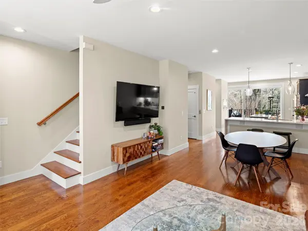 221 Broadway ST, Asheville, NC 28801
