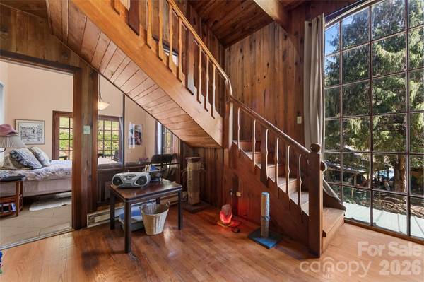 1717 Howard Moore RD, Hot Springs, NC 28743