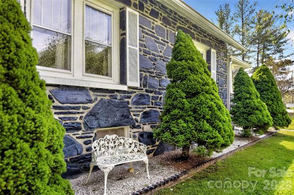 6507 S 226 HWY, Spruce Pine, NC 28777