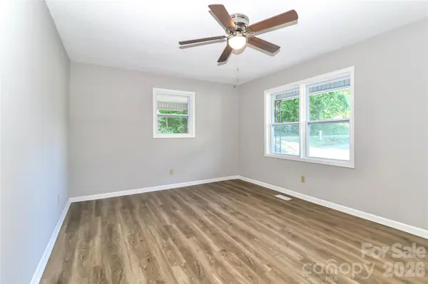 170 Hemingway LN, Statesville, NC 28625