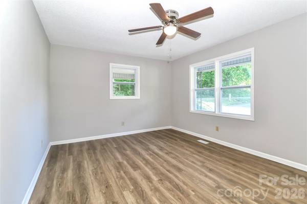 170 Hemingway LN, Statesville, NC 28625