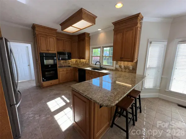 8219 Deer DR, Harrisburg, NC 28075