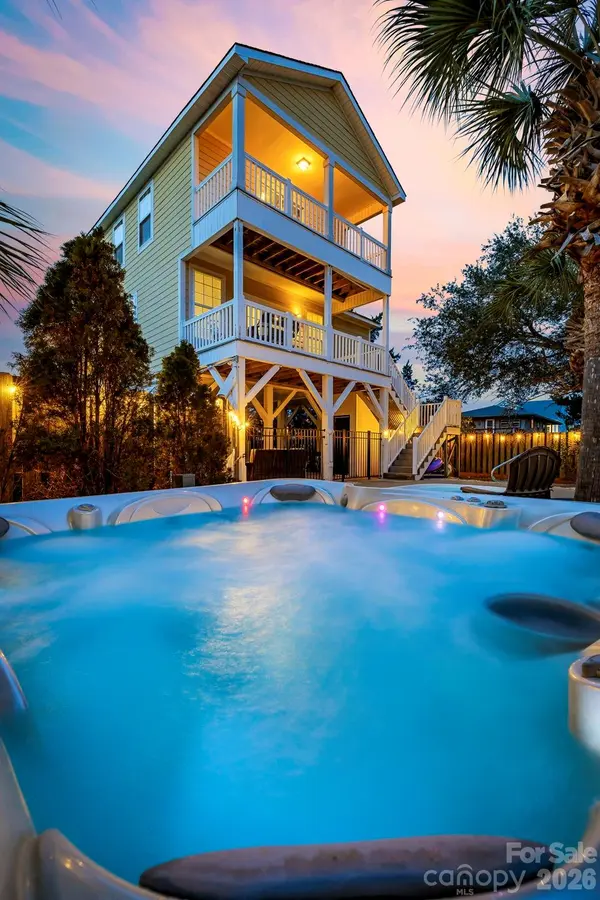 122 Rainbow DR, Murrells Inlet, SC 29576
