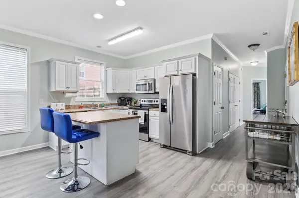 122 Rainbow DR, Murrells Inlet, SC 29576