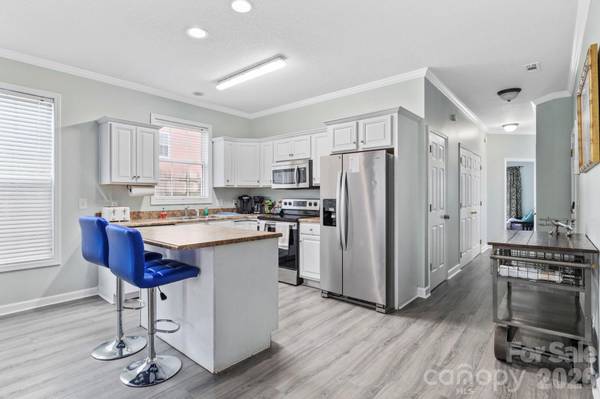 122 Rainbow DR, Murrells Inlet, SC 29576