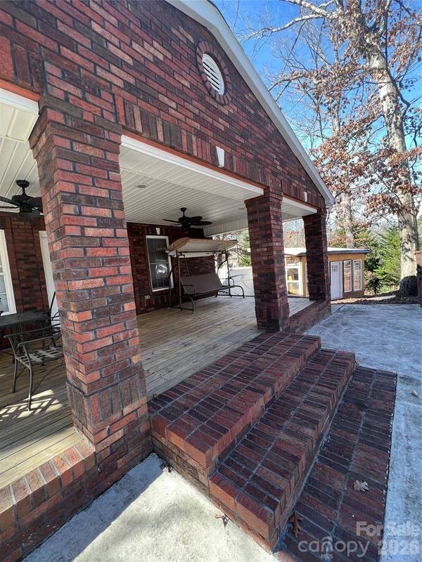 129 Twin Bluff TRL, Mount Gilead, NC 27306