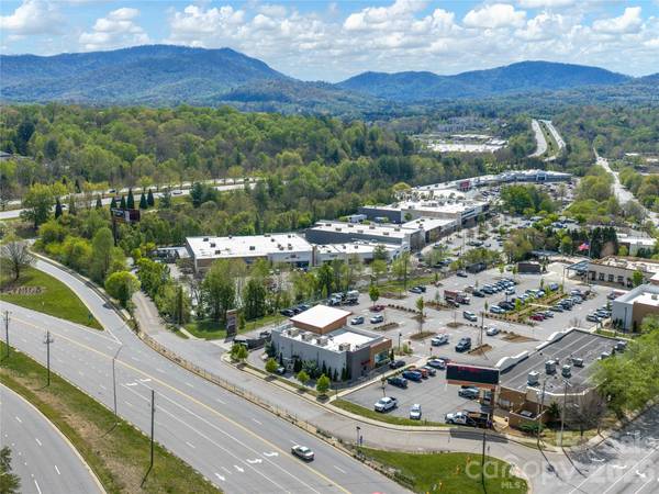 15-40 Peaks Center LN, Asheville, NC 28805