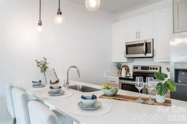 68 Craven ST #206, Asheville, NC 28806