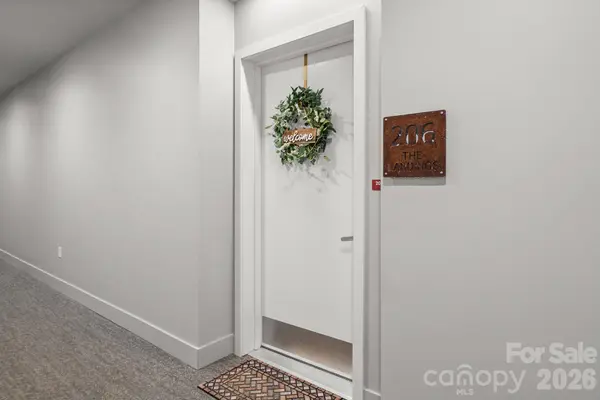 68 Craven ST #206, Asheville, NC 28806