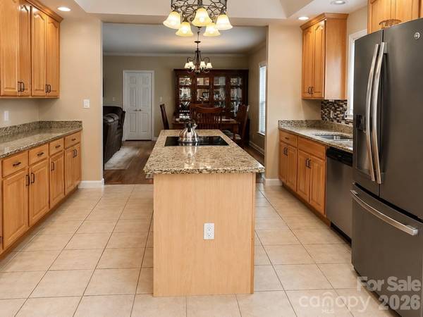 2107 Jenkins Printing DR, Newton, NC 28658