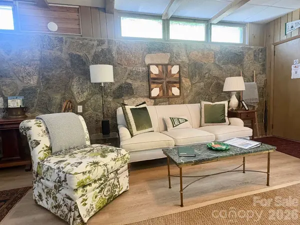 140 Old Mill RD #214, Flat Rock, NC 28731