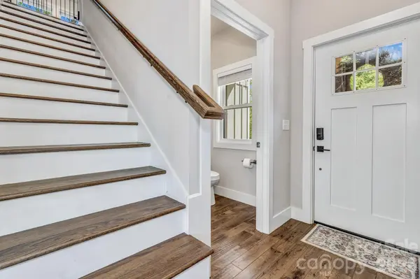 116 Craggy ST, Black Mountain, NC 28711