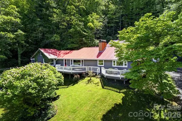 75 Old Lakey Gap RD, Black Mountain, NC 28711