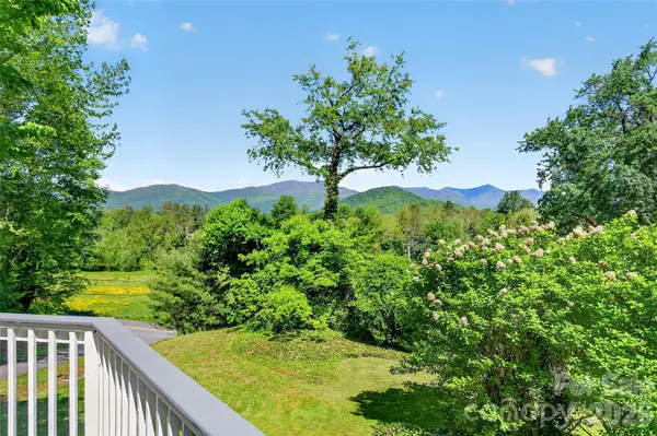 75 Old Lakey Gap RD, Black Mountain, NC 28711