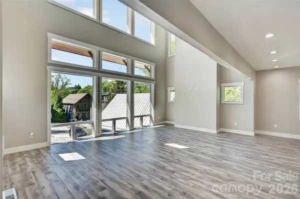 98 Downing ST, Asheville, NC 28806