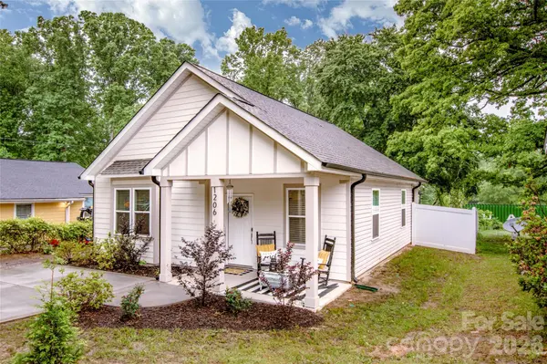 1206 8th ST #13, Statesville, NC 28677