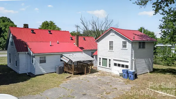 3833 1st AVE SW, Hickory, NC 28602