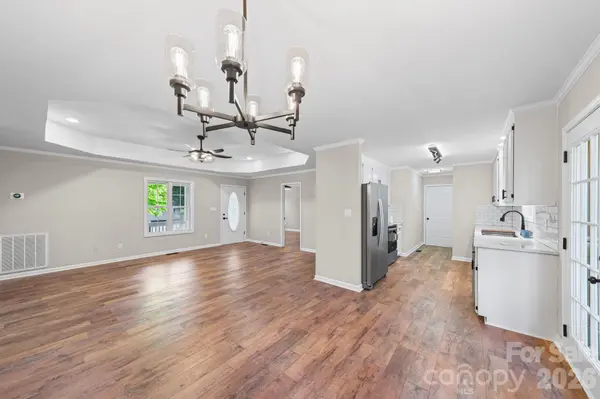 2327 Sunset DR, Gastonia, NC 28054