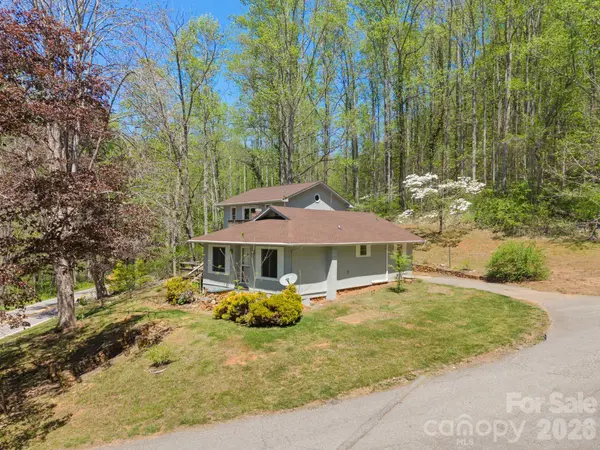 290 Hookers Gap RD, Candler, NC 28715