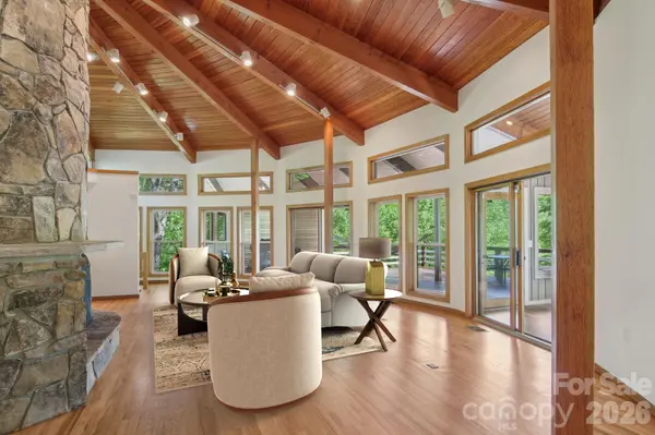 295 Dills RD, Bryson City, NC 28713