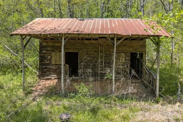 143 Gouge Cemetery RD, Bakersville, NC 28705