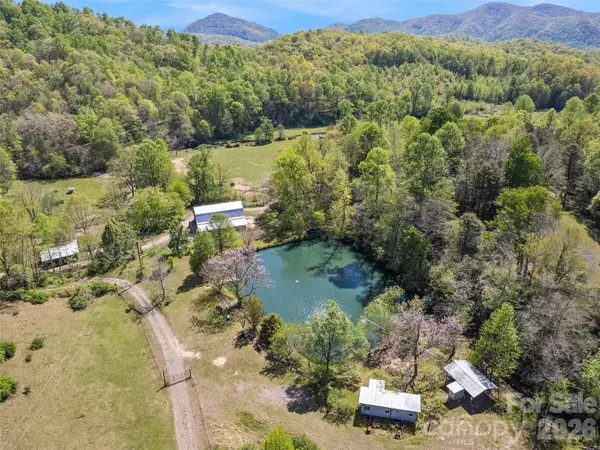 1372 Sand Branch RD, Black Mountain, NC 28711
