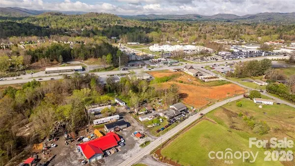 1611 Old Spartanburg RD, Hendersonville, NC 28792