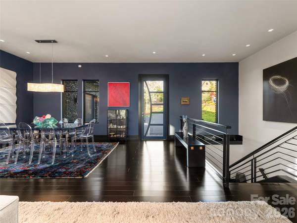 32 Brookline DR, Asheville, NC 28803