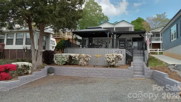 120 Elm ST, New London, NC 28127