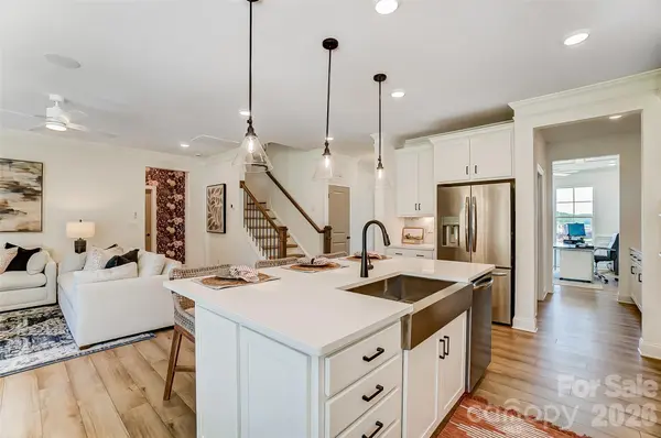 109 Summerhill DR, Mooresville, NC 28115