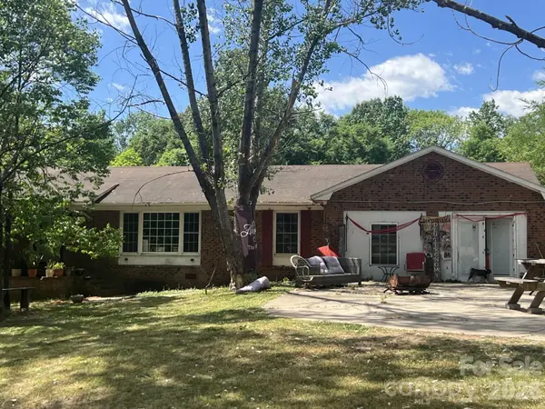 899 N US Highway 52 HWY, Wadesboro, NC 28170