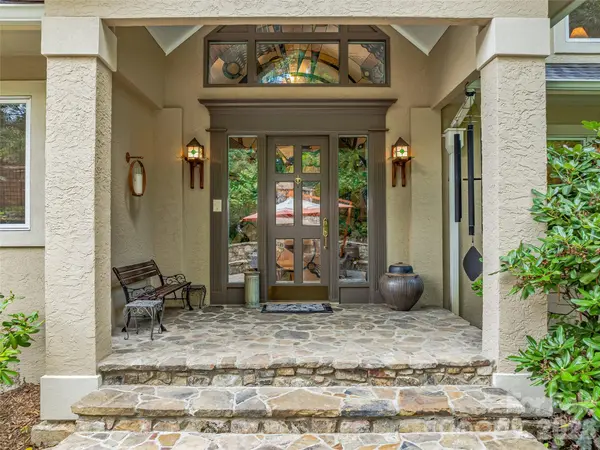 212 S Plains DR, Asheville, NC 28803