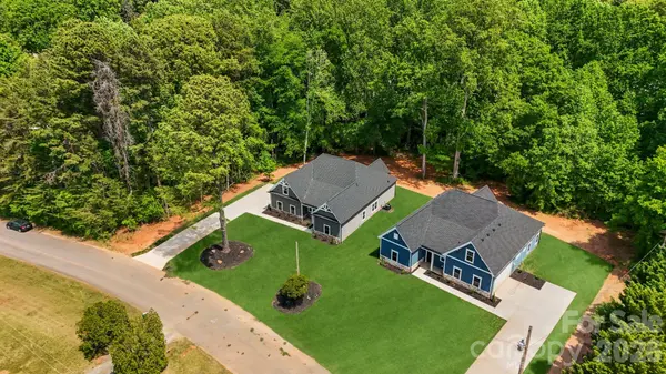 11932 Crabapple LN, Huntersville, NC 28078