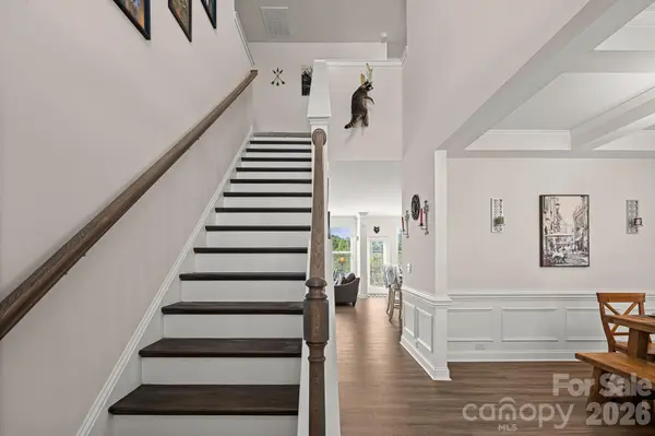 199 Fox Cove RD, Hendersonville, NC 28792